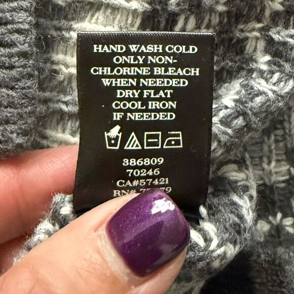 LIKE NEW ANN TAYLOR SWEATER - Picture 3 of 4